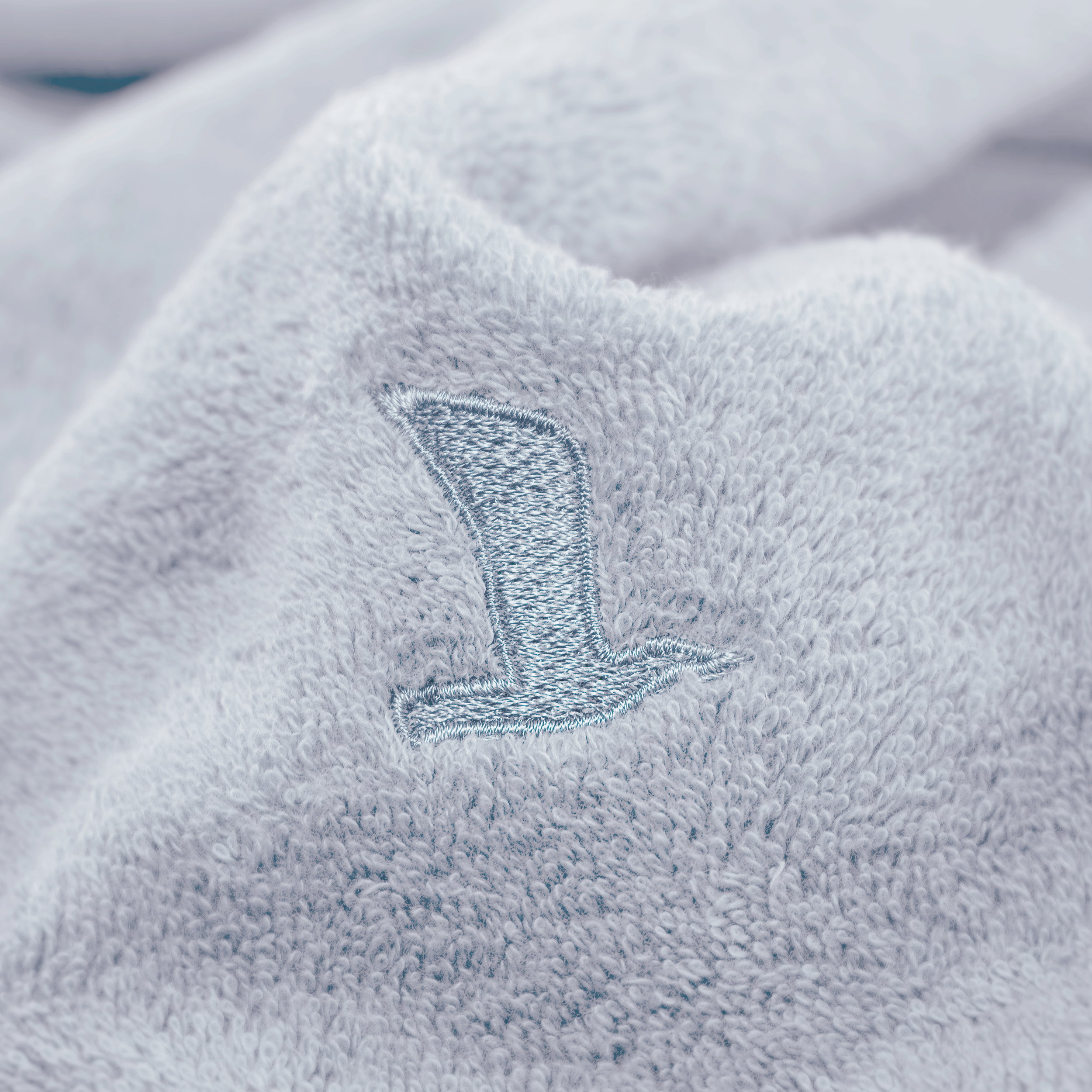 Frottee, Stickerei, Lorrow-Patch, Hellgrau, Weiche Oberfläche, teddy fleece, aufnäher, hellgrau, stickerei, weiches Gewebe