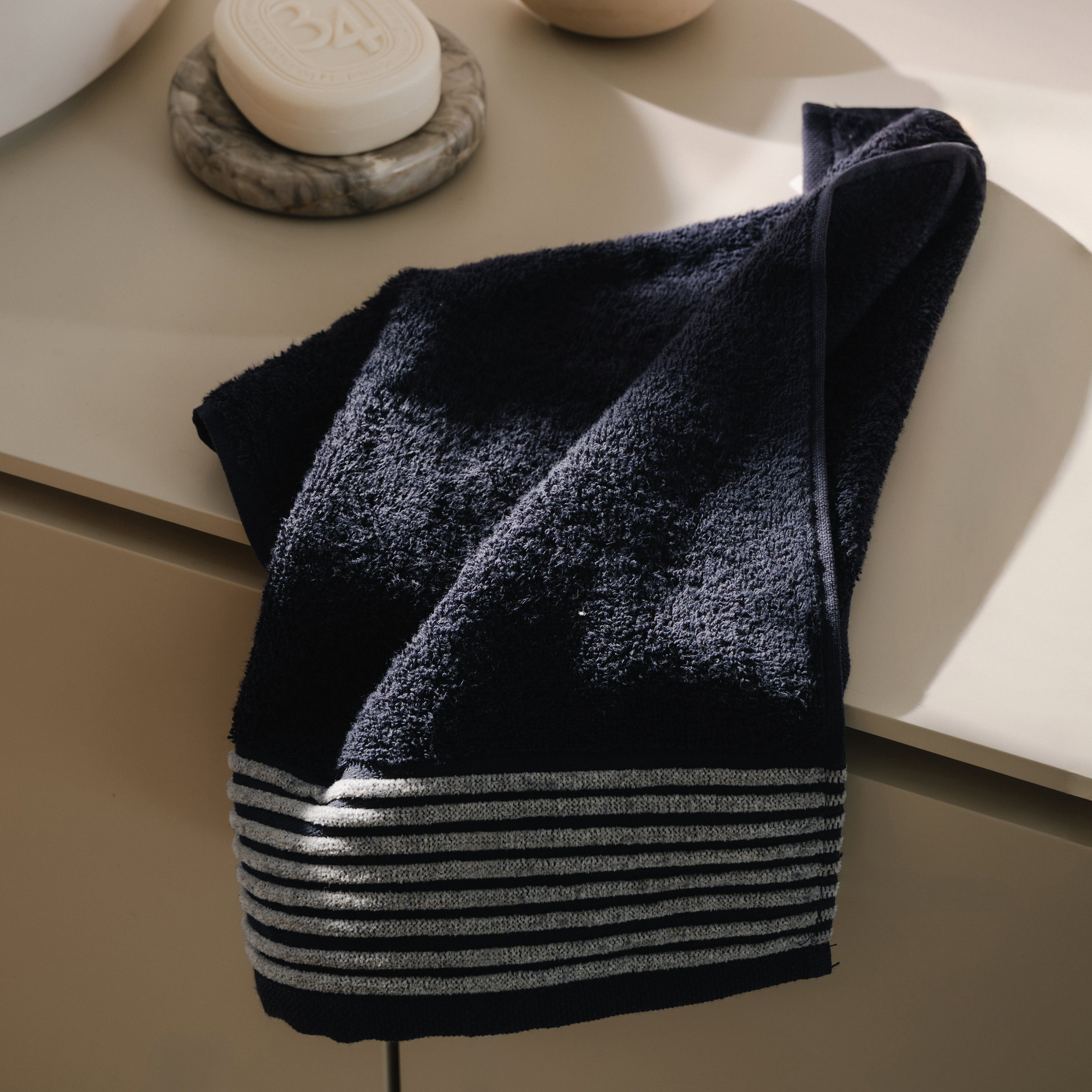 Handtuch, Badetuch, Nachtblau, Streifenmuster, Frottee, Handtuch, Badezimmer, Frottee, dunkelblau, Streifen, Handtuch, Badezimmer, Navy, Streifen, Baumwolle, Handtuch, Badezimmer, Frottee, Navy, Streifen, Handtuch, Badezimmer, Frottee, Dunkelblau, gestrei