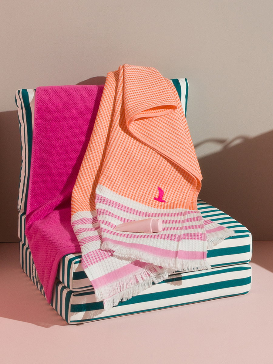 towels, Badehandtuch, pinkes Handtuch, orangenes Handtuch, gestreiftes Deckenstück