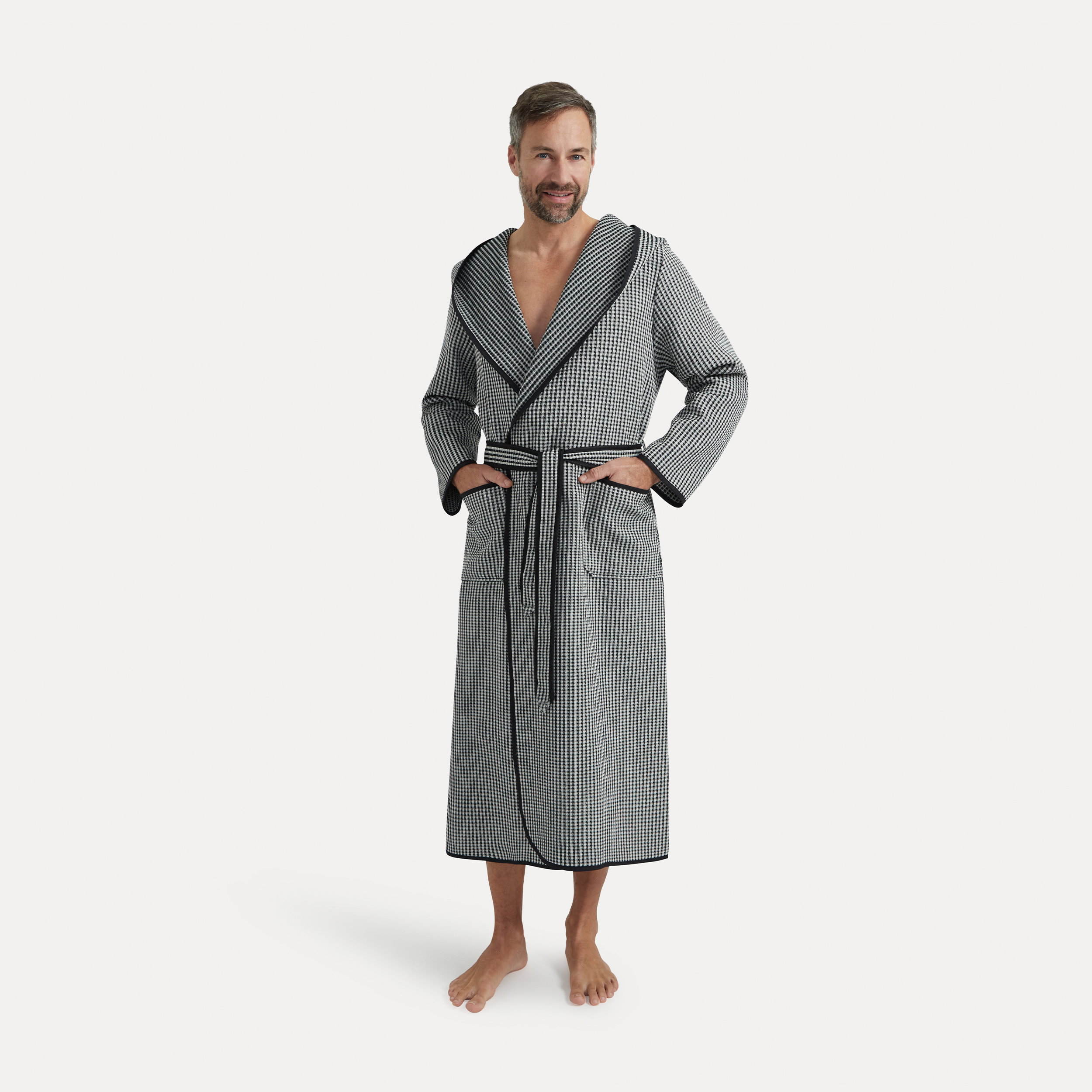 Bademantel, Grobkaromuster, Gedämpftes Muster, Kordelgürtel, Taschen, robe, bathrobe, herringbone, schwarz-weiß, Gürtel