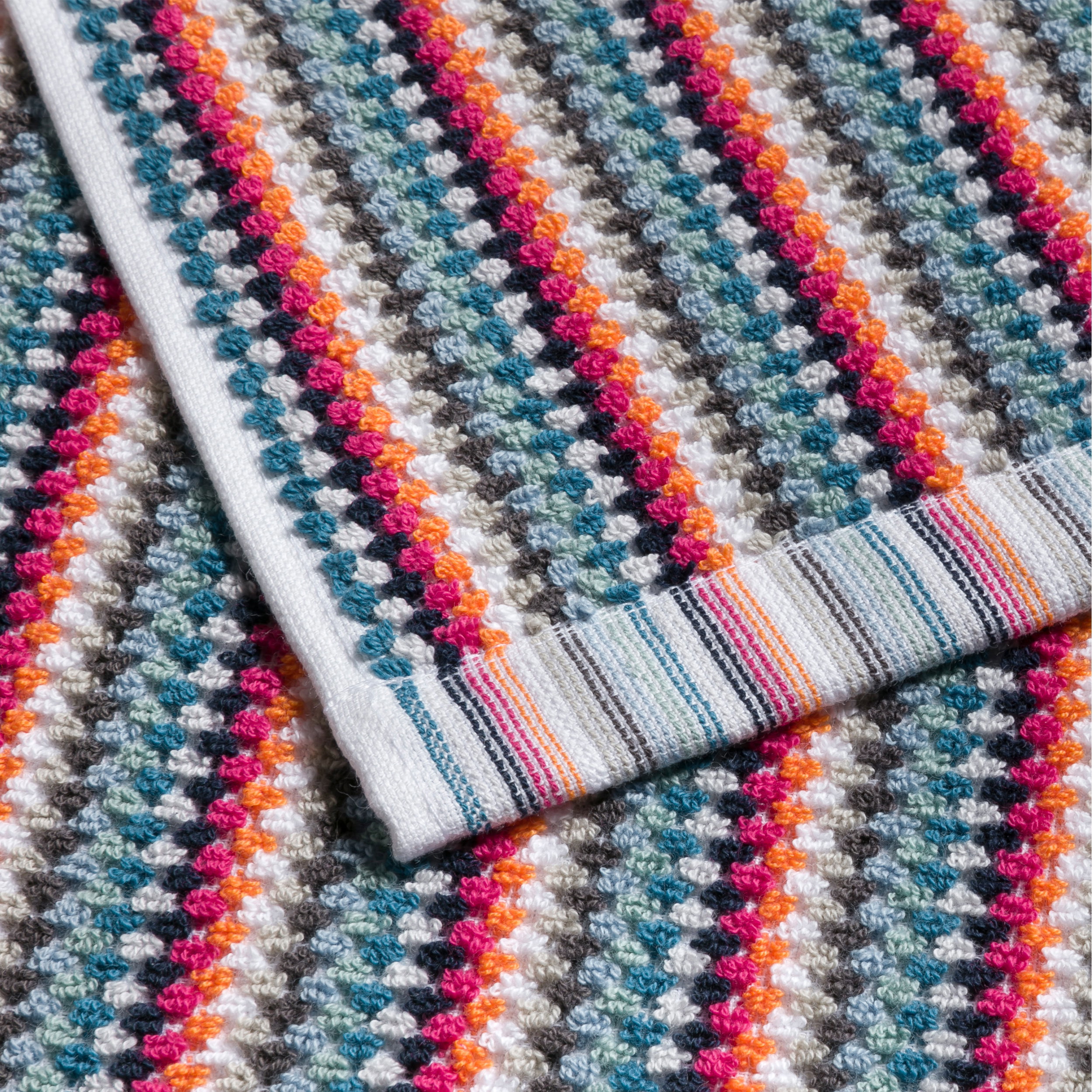 textil, Kratzstickling, bunt, gestreift, Teppich, gewebter teppich, bunte streifen, texturiertes muster, gekreuzte struktur, boden dekoration