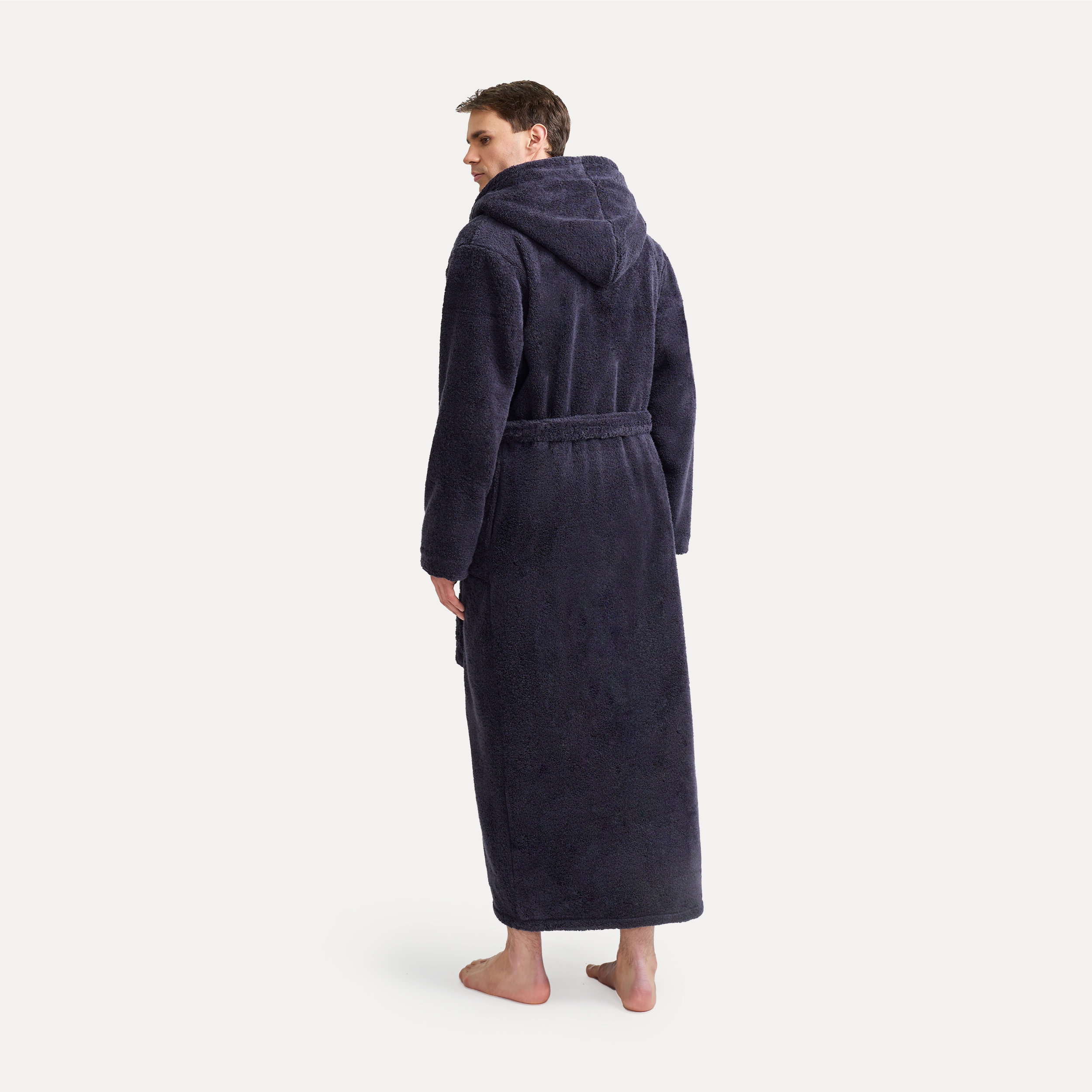 Dunkler Bademantel, Frottee, Hoodie?